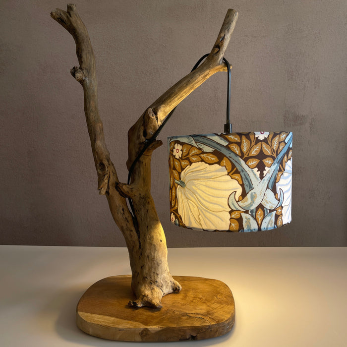 Duo floral et bois flotté